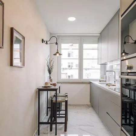 Badet - 3 Bedrooms, Office And Terrace In Alvalade *