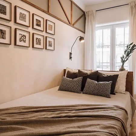 Badet - 3 Bedrooms, Office And Terrace In Alvalade Lisbona