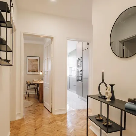 Badet - 3 Bedrooms, Office And Terrace In Alvalade 리스본