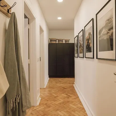 Badet - 3 Bedrooms, Office And Terrace In Alvalade Apartmán Lisboa