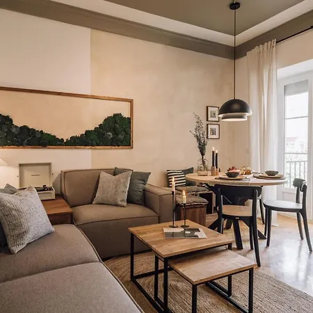 Badet - 3 Bedrooms, Office And Terrace In Alvalade 아파트 리스본
